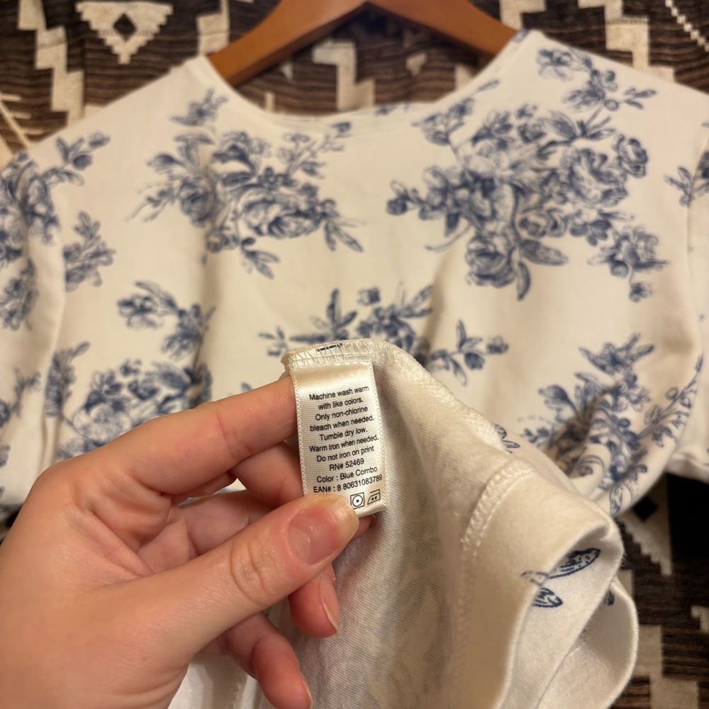 White Stag Women’s Blue & White Cotton Floral Short Sleeve Shirt, Size Medium - Picture 5 of 9